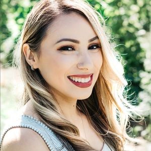 Meet your Posher, Anamaria